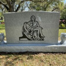 Pietka Carving Monument