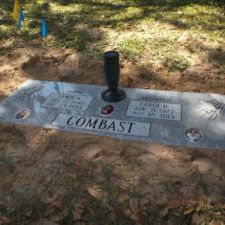 Flat memorial Grace Cemetery Hudson, Fl