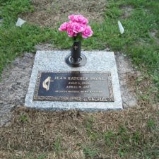 Bronze/vase Methodist Cross Memorial Park St. Petersburg